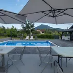 Vikendica Lohovo