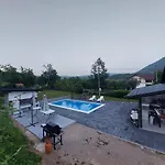 Vikendica Lohovo