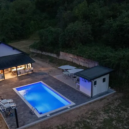 Vikendica Lohovo *
