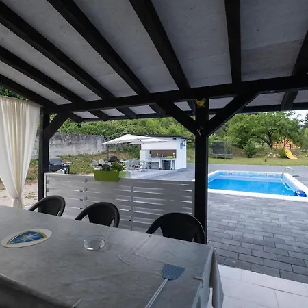 Holiday home Vikendica Lohovo Bihac