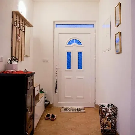 בית נופש Vikendica Lohovo *