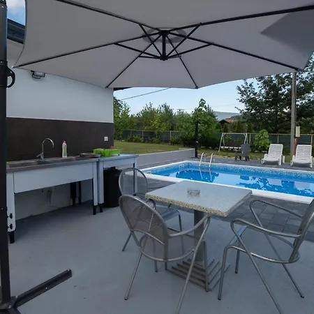 Vikendica Lohovo * Bihac