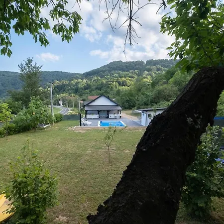 Vikendica Lohovo Holiday home Bihac