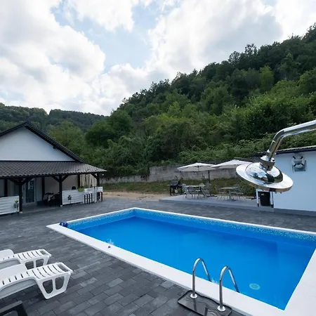Holiday home Vikendica Lohovo *