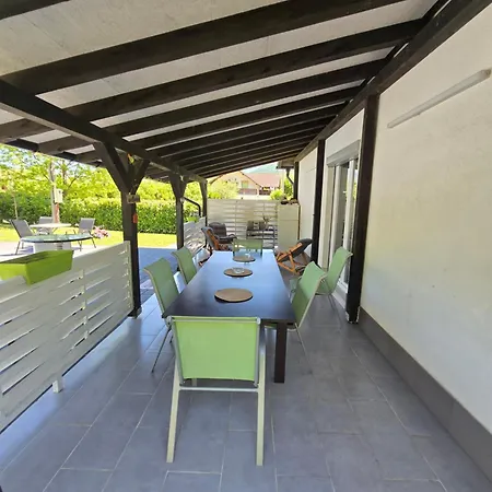 Vikendica Lohovo Holiday home *